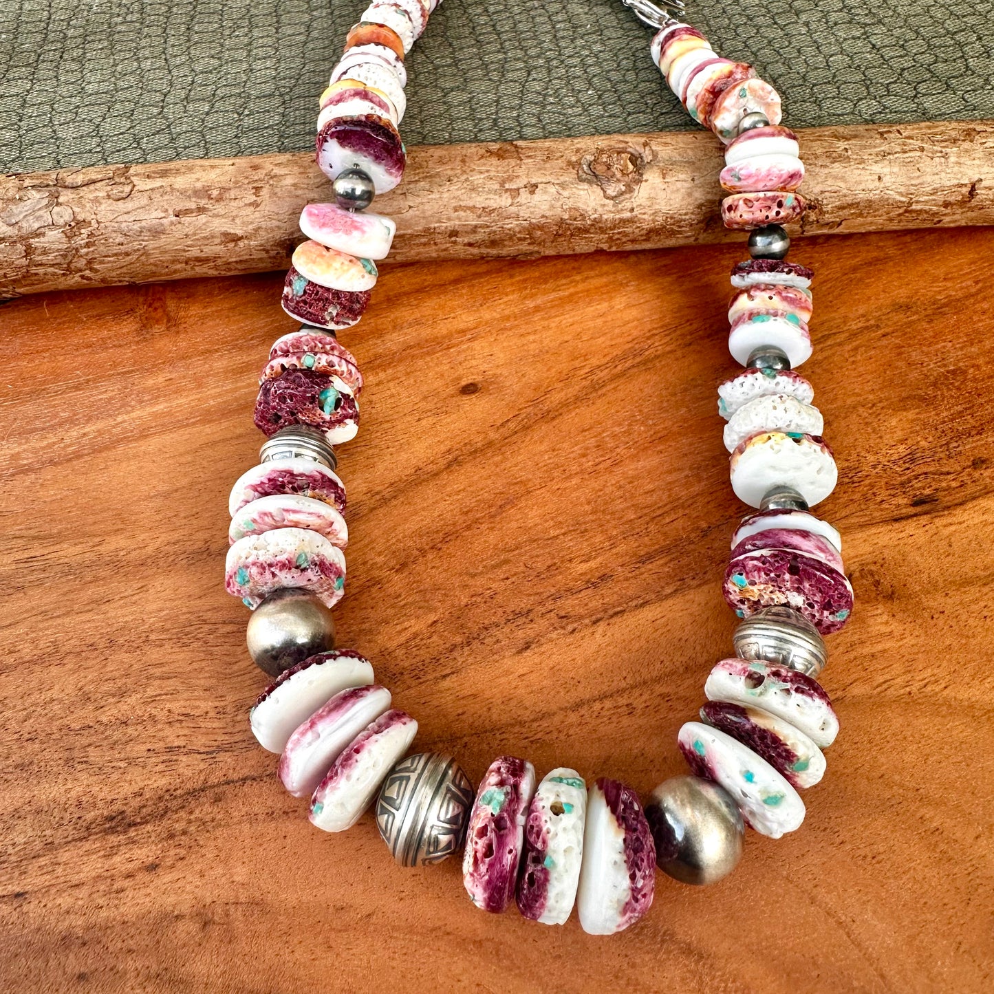 Natural Spiny Oyster Navajo Pearl Necklace (19"-22")