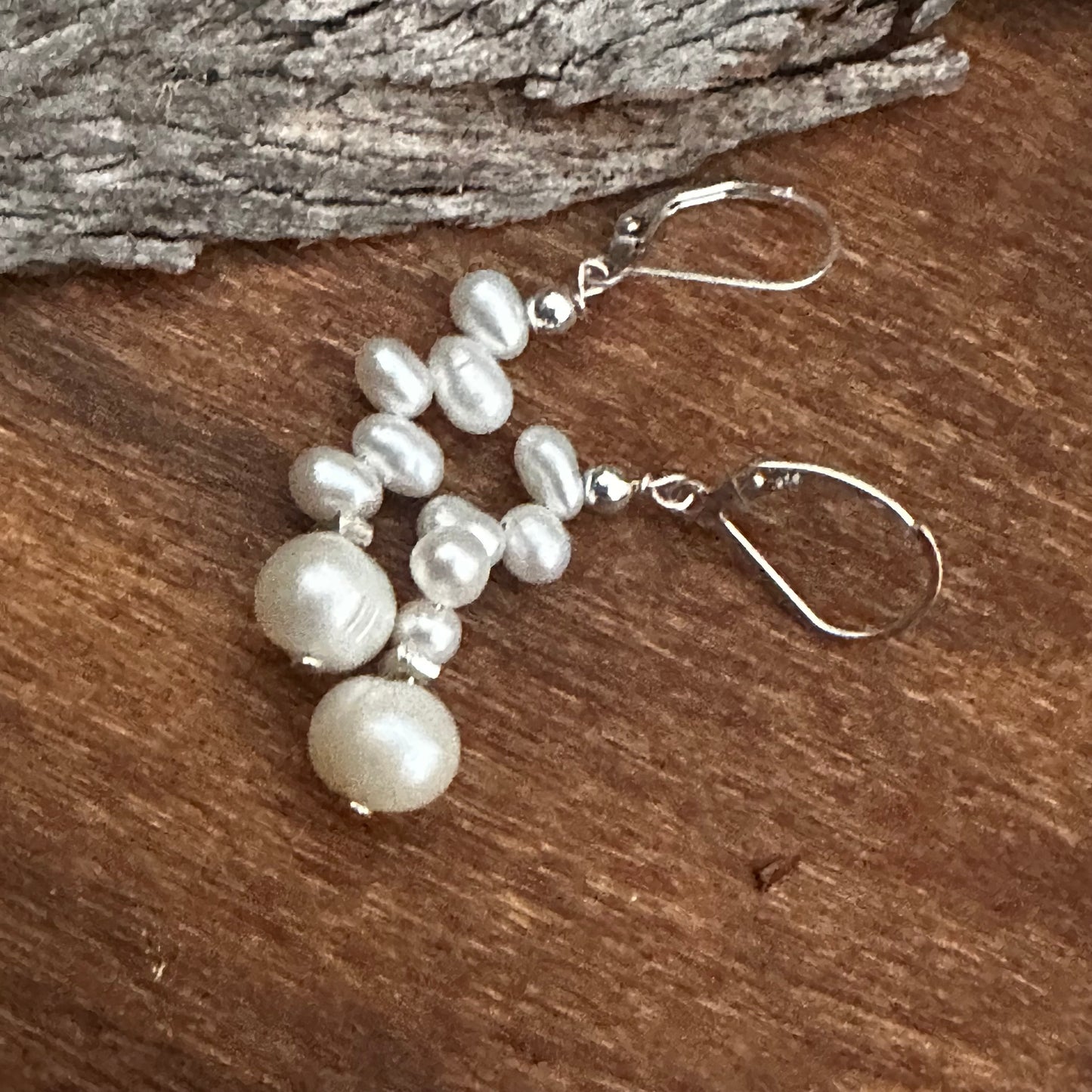 E0725  Pearl Earrings (1.7”)