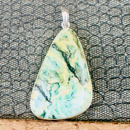 Sale - 2" Muscovite Sterling Silver Pendant Necklace (18")